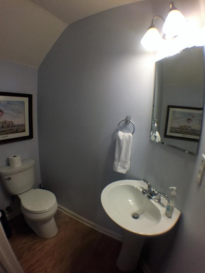 Restaurant Row Townhouse 2 King Bedrooms ルイスビル エクステリア 写真