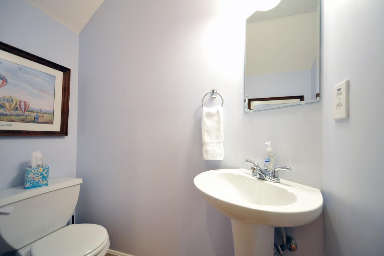 Restaurant Row Townhouse 2 King Bedrooms ルイスビル エクステリア 写真