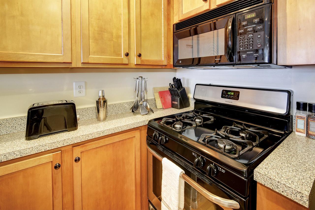 Restaurant Row Townhouse 2 King Bedrooms ルイスビル エクステリア 写真